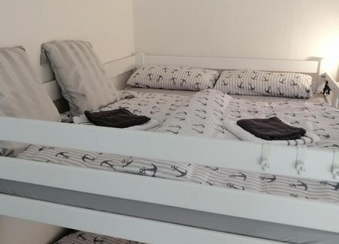 FEWO Kliff Watt Nr. 4, Hamburgerstr. 30, 27476 Cuxhaven Sahlenburg, Wohnzimmer Hochbetten 1,60x2,00