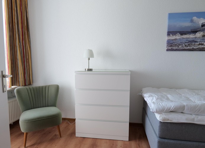Haus Atlantic Whg. 710, Strandhausallee 29, 27476 Cuxhaven Döse, Schlafzimmer ansicht b