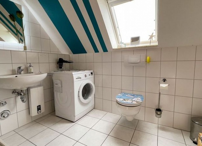 Ebbe und Flut, Hannoversche Straße 17 OG, 27476 Cuxhaven- Sahlenburg, Badezimmer 