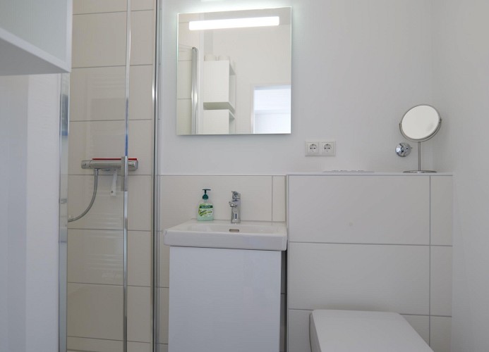 Haus Atlantic Whg. 710, Strandhausallee 29, 27476 Cuxhaven Döse, Badezimmer ansicht b