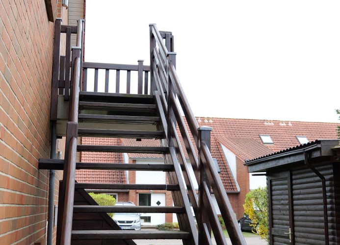 Wald und Meer, Hannoversche Str. 15A OG, 27476 Cuxhaven- Sahlenburg, Treppe zum Eingang 
