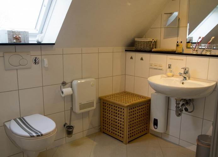 Meer und mehr, Butendieksweg 90c, 27476 Cuxhaven Sahlenburg, Badezimmer 